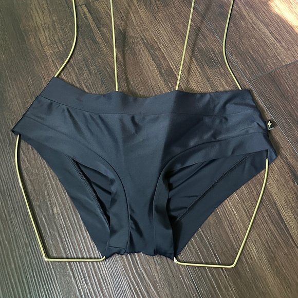 🔥 HUGE LOT - 6 Pairs Cleo the Hurricane Scrunch-Bum Dance Shorts | M/L - Picture 12 of 12